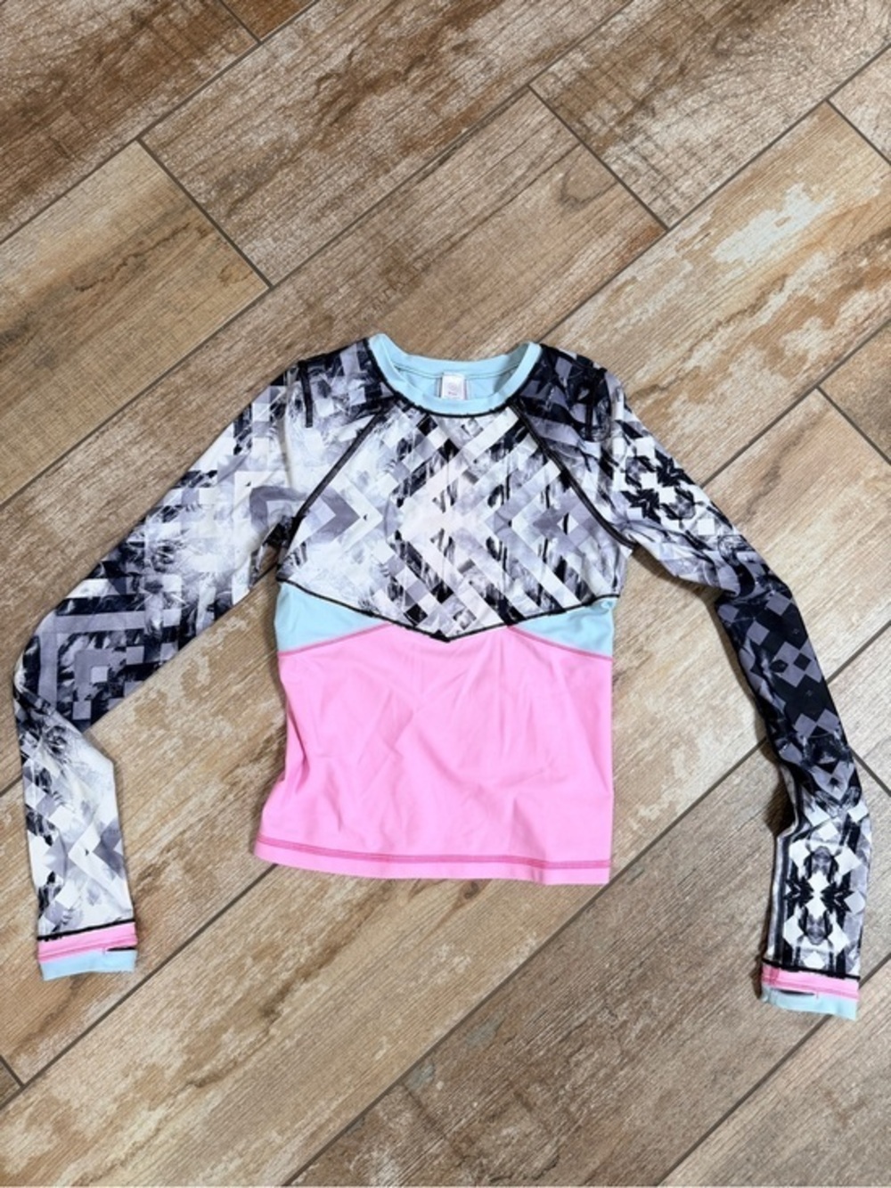 Ivivva by Lululemon Athletica | Girl’s Geometric Rash Guard Top